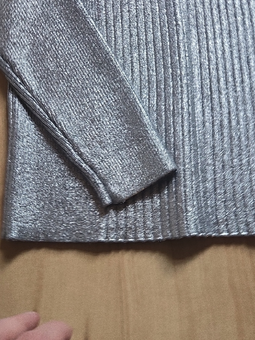 Silver Ribbed Metallic Sweater - Picture 4 of 4